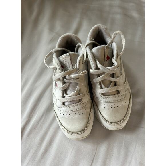 Reebok Classic White Sneakers size 10 - Picture 2 of 7